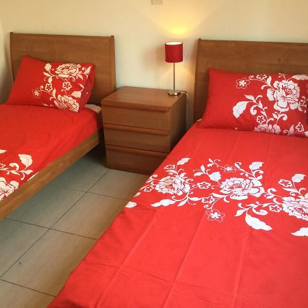 Poolside 2 Bedroom Apt, Paphos Riviera, Universal Area Екстер'єр фото